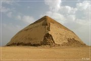 dashur_knickpyramide_02