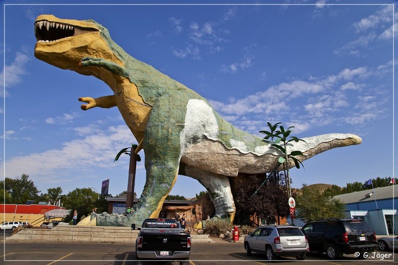 drumheller_t_rex_statue_01.jpg