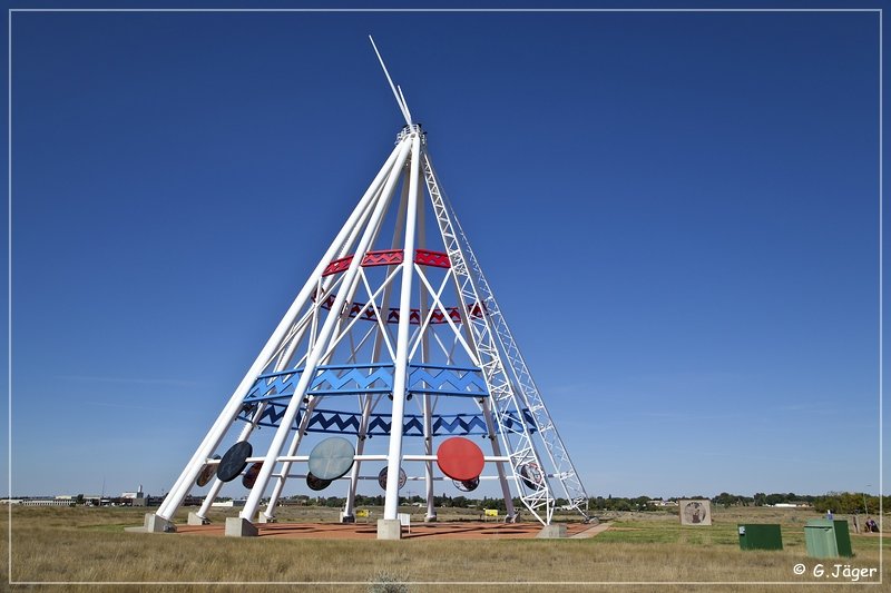 medicine_hat_tipi_01.jpg