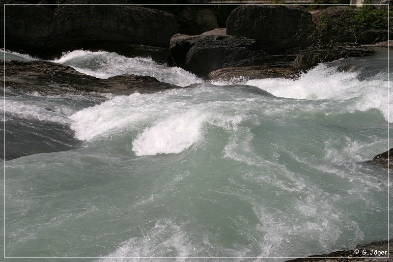 yoho_np_natural_bridge_09.jpg