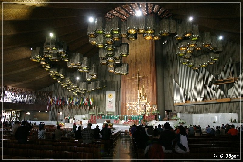 basilica_guadalupe_01.jpg