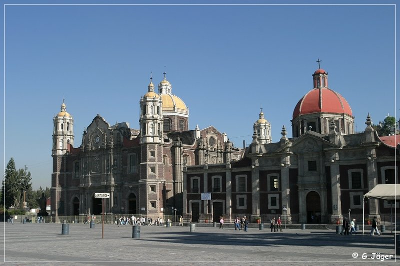 basilica_guadalupe_03.jpg