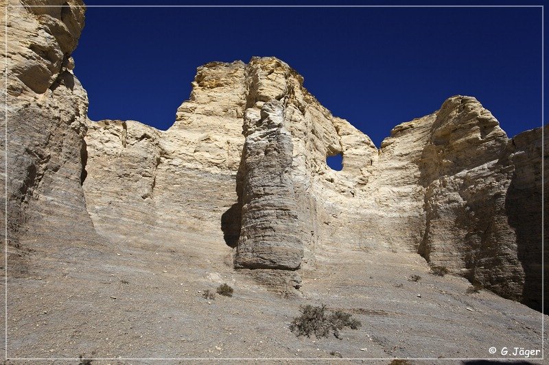 monument_rocks_18.jpg