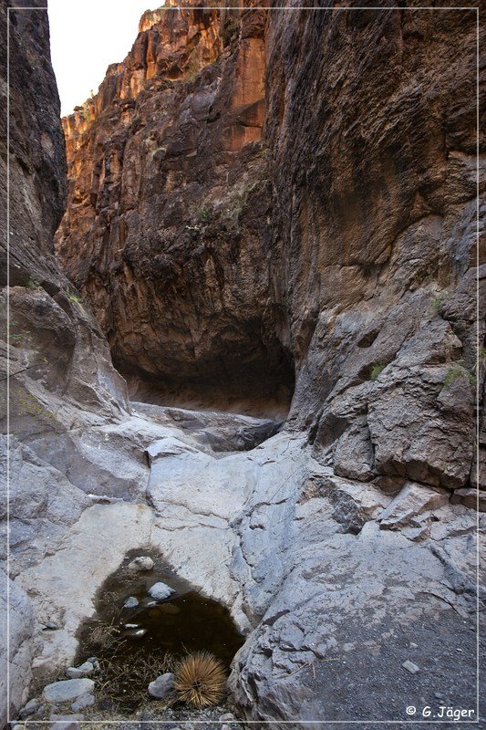 closed_canyon_trail_24.jpg