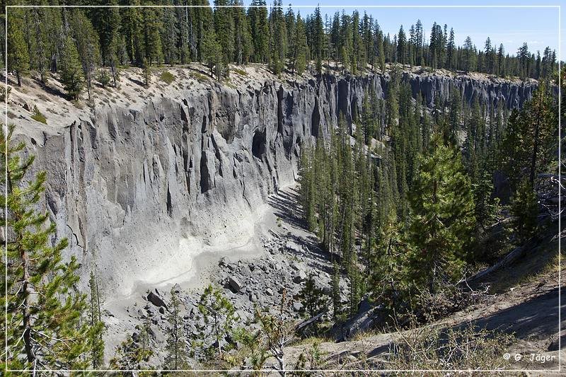 crater_lake_pinnacles_01.jpg