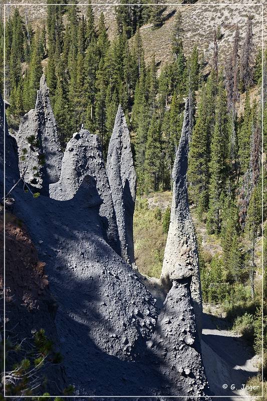 crater_lake_pinnacles_03.jpg