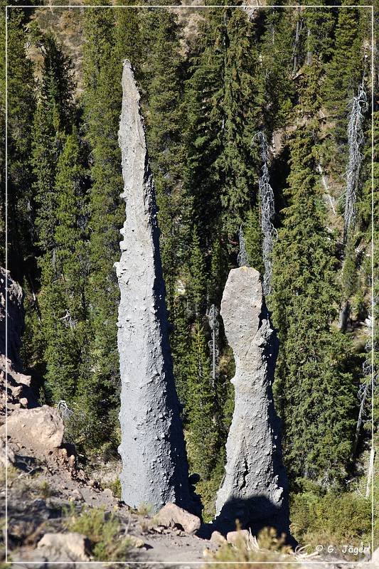 crater_lake_pinnacles_09.jpg