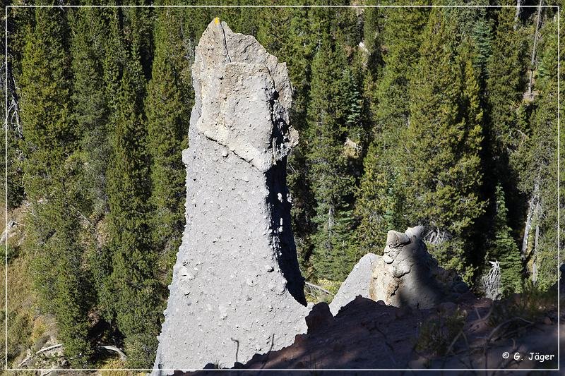 crater_lake_pinnacles_13.jpg