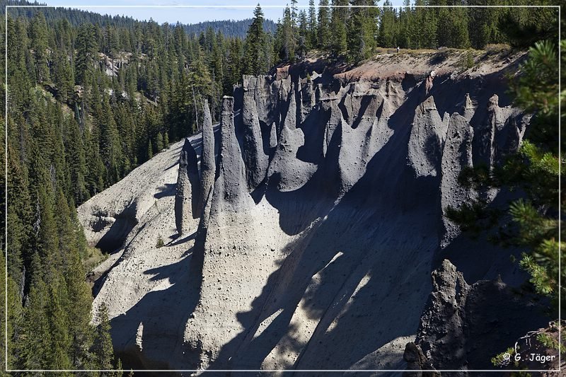 crater_lake_pinnacles_18.jpg