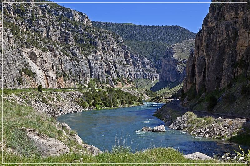 wind_river_canyon_11.jpg