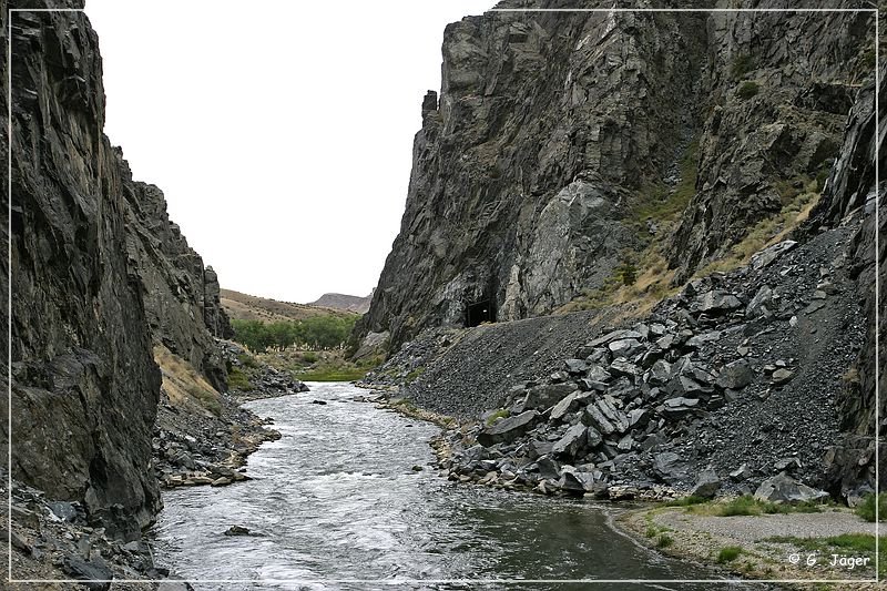 wind_river_canyon_23.jpg