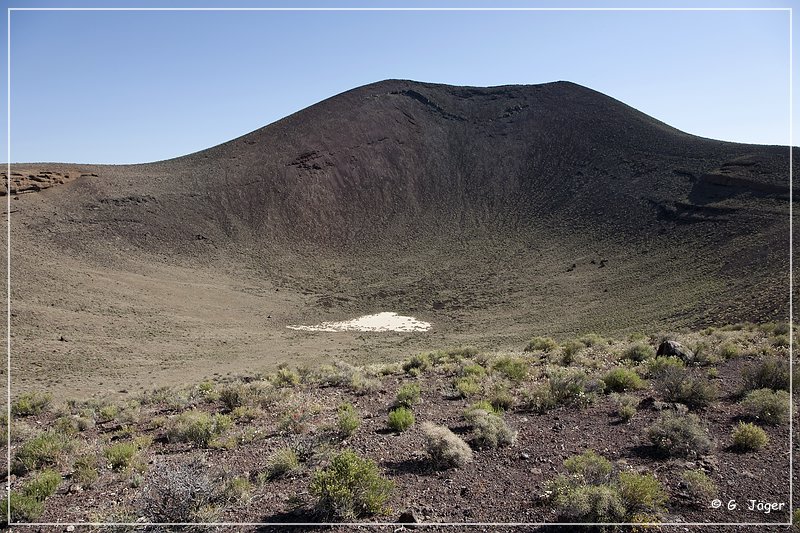 easy_chair_crater_nv_05.jpg