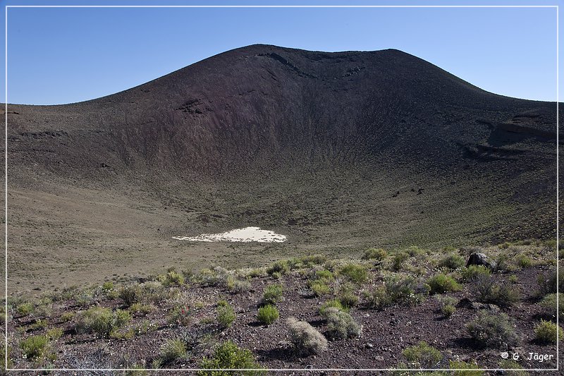 easy_chair_crater_nv_06.jpg