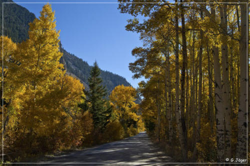 Hwy 162 durch den Chalk Creek Canyon